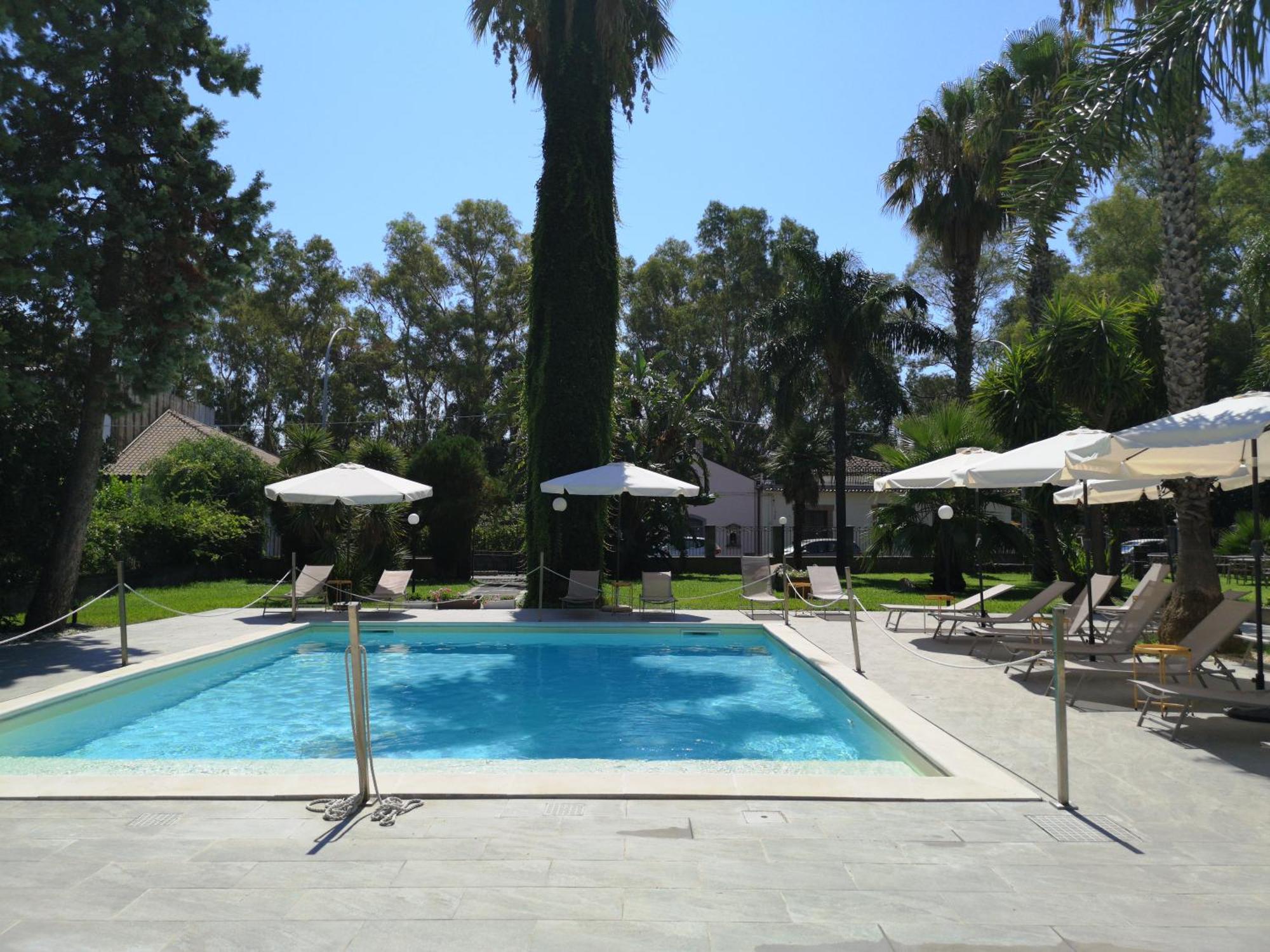 Hotel Oasi Park 3*